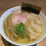 貝出汁ラーめんクラム - 貝汁ワンタン塩ラーメン