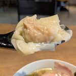 貝出汁ラーめんクラム - ワンタンリフトアップ