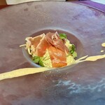 サーラ・マンジェ・ドゥ・クール  - 