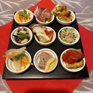 サーラ・マンジェ・ドゥ・クール _0