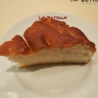  ラ･ベットラ･ダ･オチアイ イケブクロ - 自家製フォカッチオ