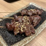 肉ト魚 大衆酒場 ひとめぼれ - ハラミ串