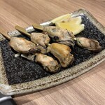 肉ト魚 大衆酒場 ひとめぼれ - 牡蠣串
