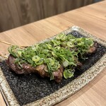 肉ト魚 大衆酒場 ひとめぼれ - ねぎ塩タン