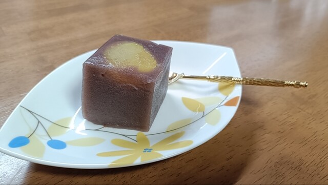 Ise Toraya Uiro Meitestu Hyakka Ten