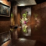 バー ジャダ - R7.8再　店内風景・今週の生花