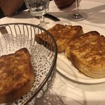 Hy's STEAKHOUSE - 次々に持って来てくださいます