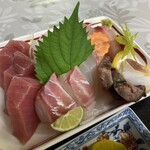 味政 - 切り身は分厚く食べ応えがあります。