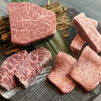 近江うし焼肉 にくTATSU 日本橋室町店 - 極上タン塩
                    極上ハラミ塩
                    サーロインステーキ
                    シャトーブリアンステーキ