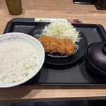 松屋 - 料理写真:味噌汁の場所が…