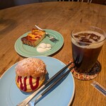 セテュヌ・ボンニデー ベイクドカフェ - トロペジェンヌ：400円、晩柑とプラムのタルト：600円、Iceオリジナルブレンド(ｺｰﾋｰ)：519円