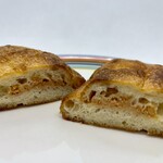 峰屋 - 博多明太子ぱん 断面