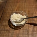 cafe and bar SOL - 粉チーズ頼んだら出してくれました(無料です)