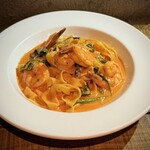 cafe and bar SOL - ■エビとほうれん草のアメリケーヌソース ¥1480（もちもち生パスタ ＋¥180）淡路製麺の生パスタです。