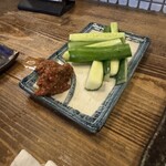 炎丸酒場 - 肉味噌きゅうり