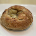 レストラン・アスペルジュ - 馬鈴薯たくさんのパン（料理名無し）