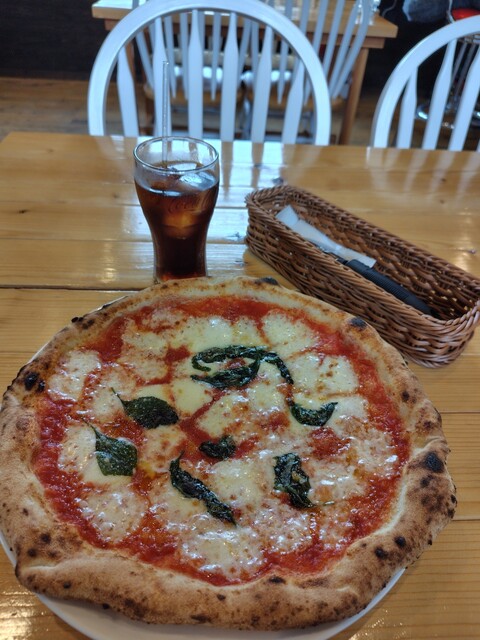 ピッツェリア ペンギン村 東白石 | 本格ピザ専門店