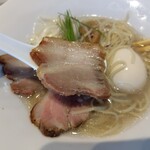 宍道湖しじみ中華蕎麦 琥珀 - 吊るし焼き豚バラチャーシュー ♪