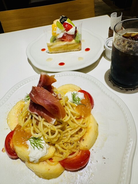 La Maison ensoleille table Rumine Machida Ten