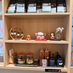 バインミーシンチャオ - 店内の飾り物