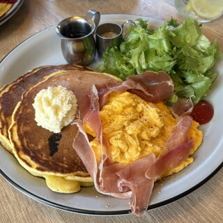 Tigre Blanc Pancake Cafe