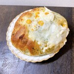 パン工房 ブランジェリーケン - ほうれん草のコーングラタンベーグル(400円)