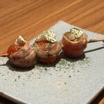 酒とやきとり とりごろ - トマト串▶︎口に入れた瞬間溶けます。驚きのジューシーです。