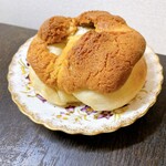 下田流 - ピーカンメープルメロンパン(420円)