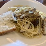 ピオッポ - あさりと色々キノコのスパゲッティ