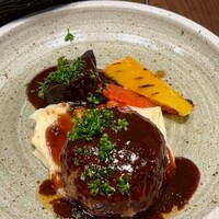 BISTRO DOUBLE - 10食限定！特製ハンバーグと赤ワイン牛タン煮込み