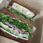 F&P Smoothie Cafe 青山店 - 