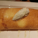 ラ・クローヌ - 鉄板スフレオムレツ 993円。