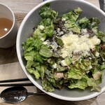 ディーアイワイ サラダ & デリカテッセン - 