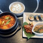 豚だけ～ - 料理写真:ランチAセット（スンドゥブ）¥1,500-
