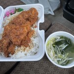 ニコニコ亭 - ソースカツ丼2枚（660円）ご飯大盛（100円）と味噌汁（50円）