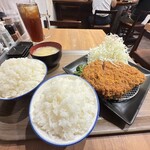 とんかつ檍のカレー屋 いっぺこっぺ 西新宿店 - 