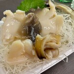 あかつ水産 - ホッキ貝を刺身用に捌いてもらう