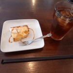 PIZZA BORSA - Bセットのドルチェ(紅茶のケーキ)とカフェ(アイスティ)