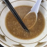 ラーメン もっけだの - 『ラーメンニンニク野菜マシマシ』のスープ
