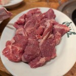 羊肉炭火焼 肉汁屋 - 