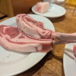 羊肉炭火焼 肉汁屋 - 