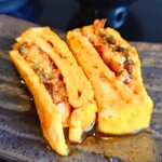 うな賀 - 焼き立て熱々の"鰻巻き"。