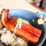 うな賀 - 基本、皮をパリッと仕上げる焼き技。