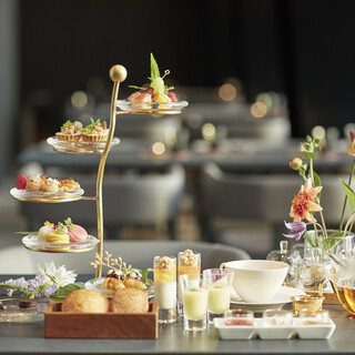 6種の紅茶から選べるアフタヌーンティー◆多彩な料理と共に