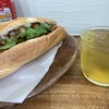 Tiêm bánh mì Mania