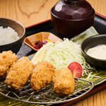 くまき食堂 - 大粒カキフライ定食(四粒)