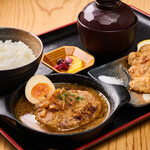 くまき食堂 - 煮込みハンバーグ唐揚げ定食