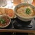 谷や - 料理写真:かしわ天うどん 冷かけ1,250円、特大+150円、ミニカレー丼 400円（いずれも税込）