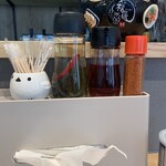 らーめん酒場 福籠 - 卓上調味料
