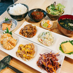 ふみちゃんKITCHEN - 8品小鉢定食